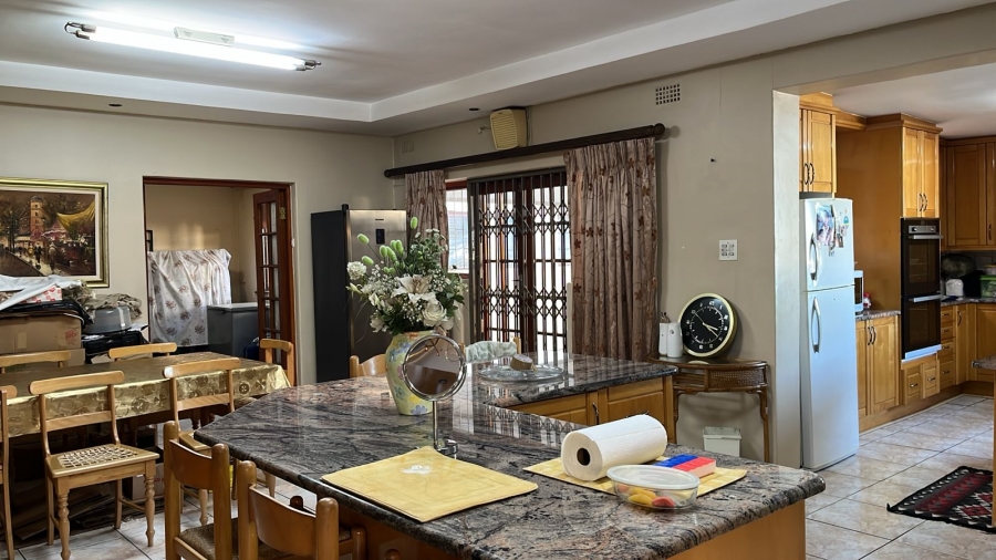  Bedroom Property for Sale in Cravenby Western Cape